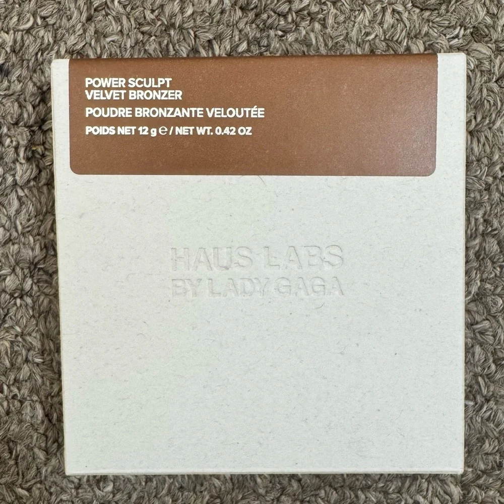 HAUS LABS Glowing Bronze Power Sculpt Velvet Bronzer - medium level 8